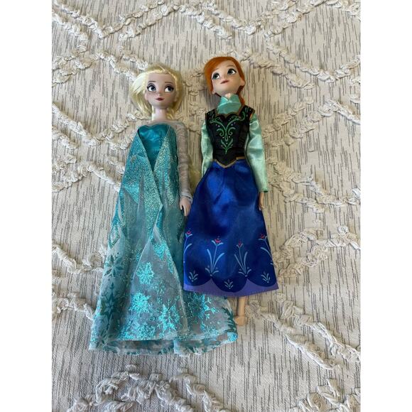 Disney Store Frozen Elsa and Anna Classic Dolls 12 Inches - Picture 2 of 8